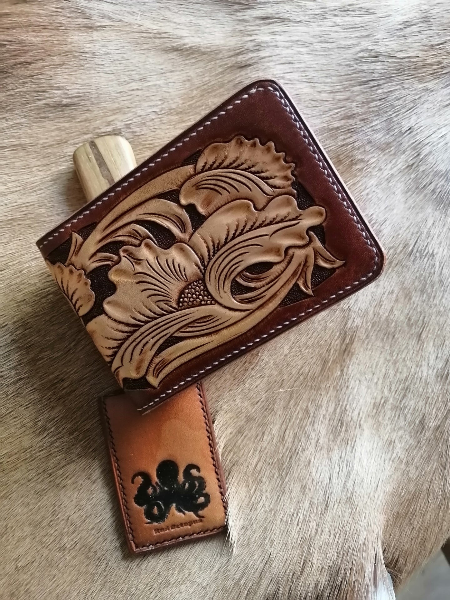 Flower Tooled Leather Wallet Card Wallet with ID Window Floral ID Holder Wallet Mens Wallet with ID Window 