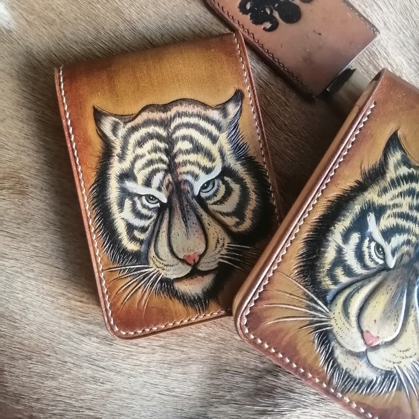 Tiger ID Holder Wallet Mens Wallet with ID Window - iwalletsmen