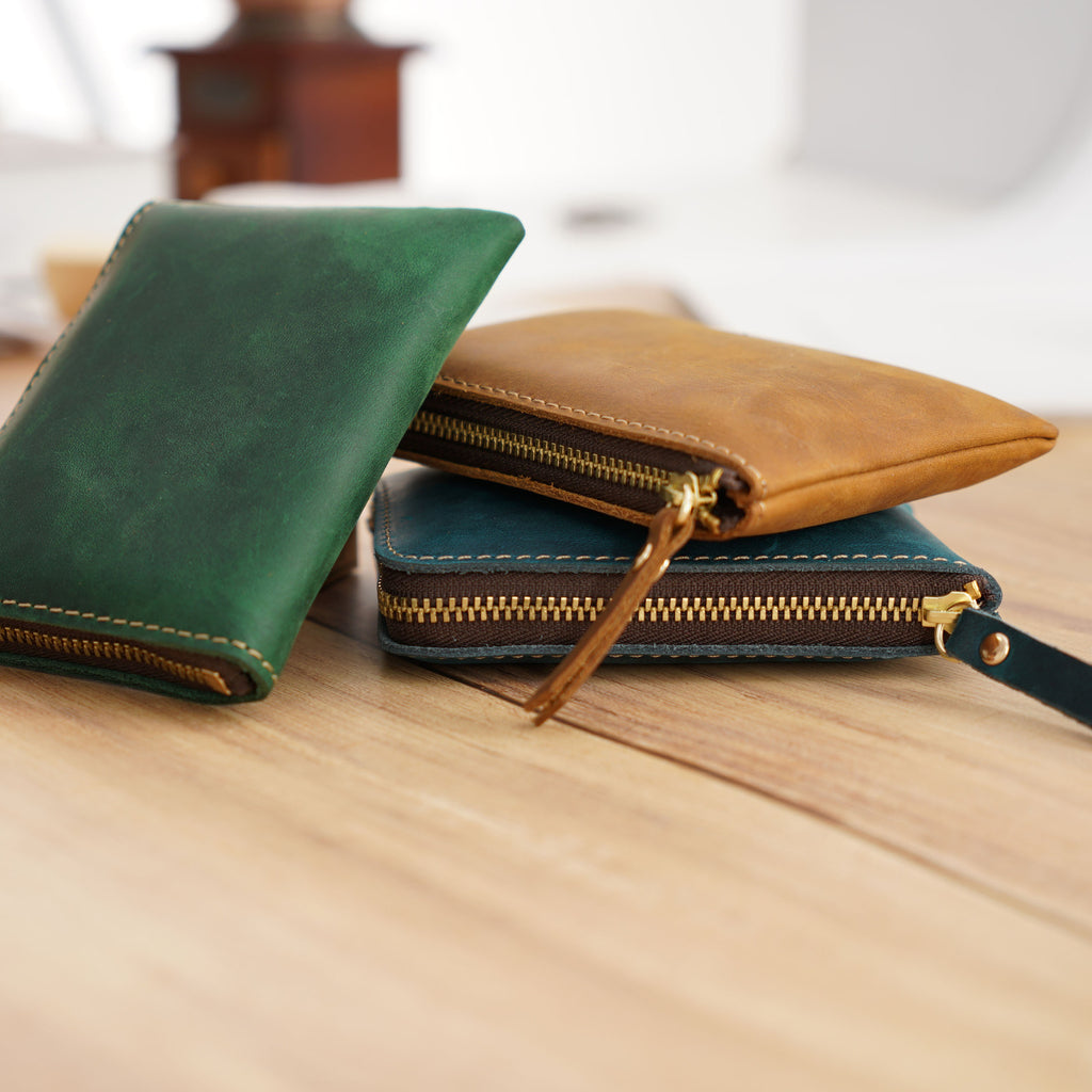 Black Wallet With Coin Pocket | R.M.Williams Wallets | R.M.Williams®  Australia